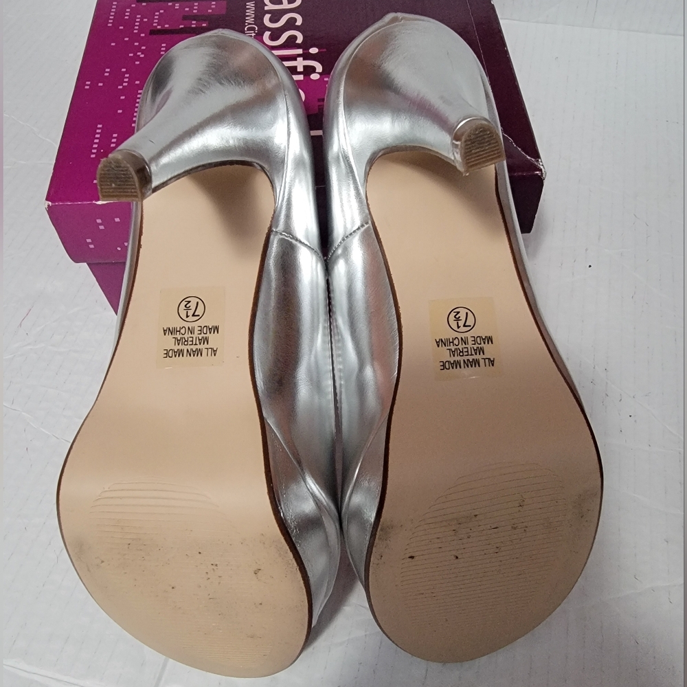 Cityclassified Silver Heels Size 7.5 EUC - Picture 6 of 7